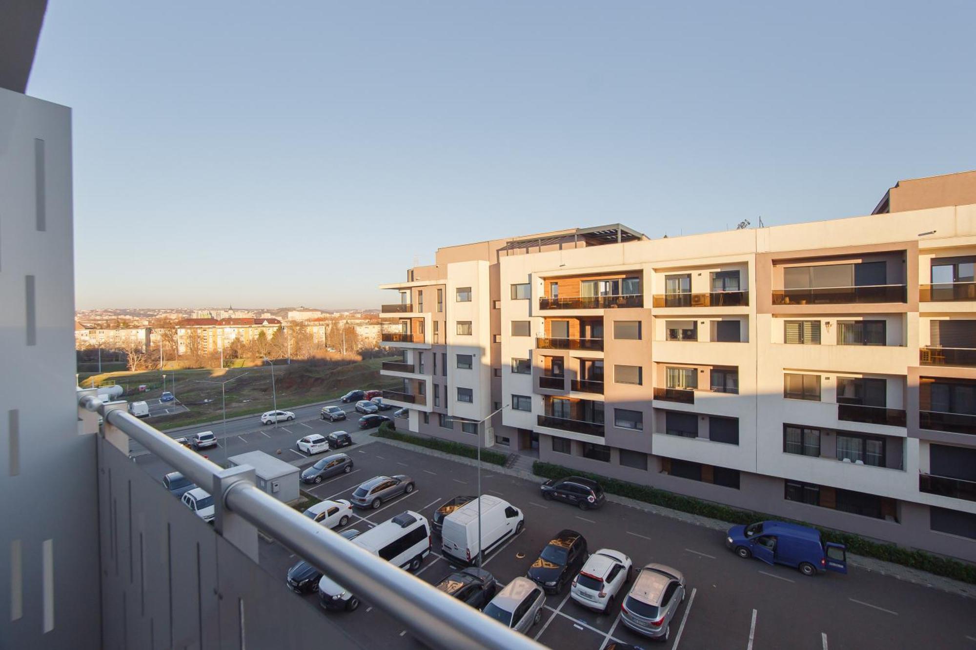 Pinky Black Escape Oradea Exterior foto