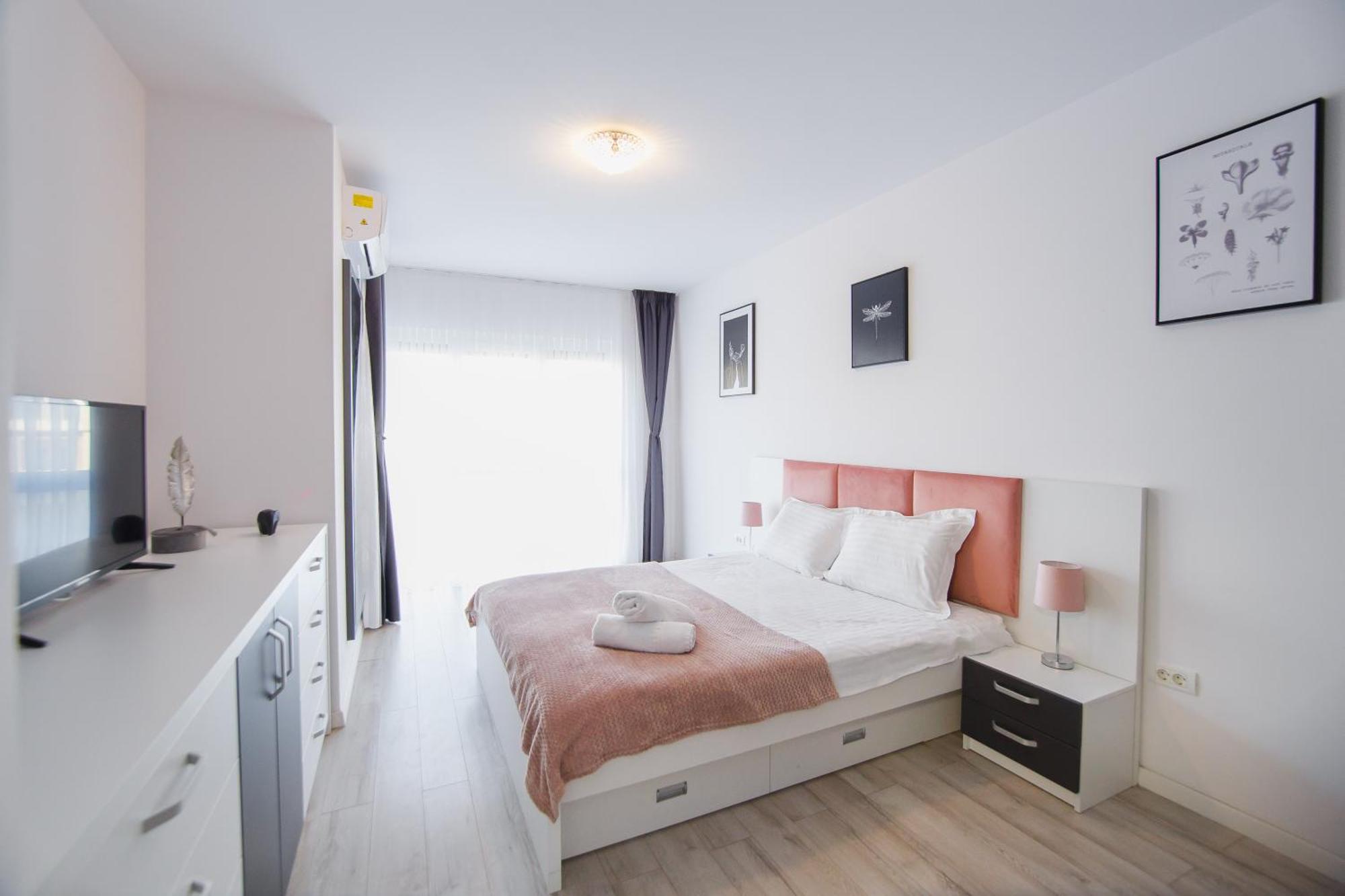 Pinky Black Escape Oradea Exterior foto